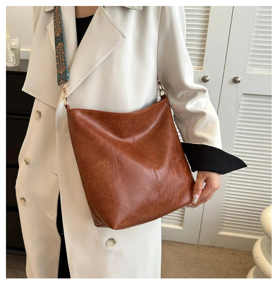 EthnicaBag Damen Schultertasche mit breitem Gurt