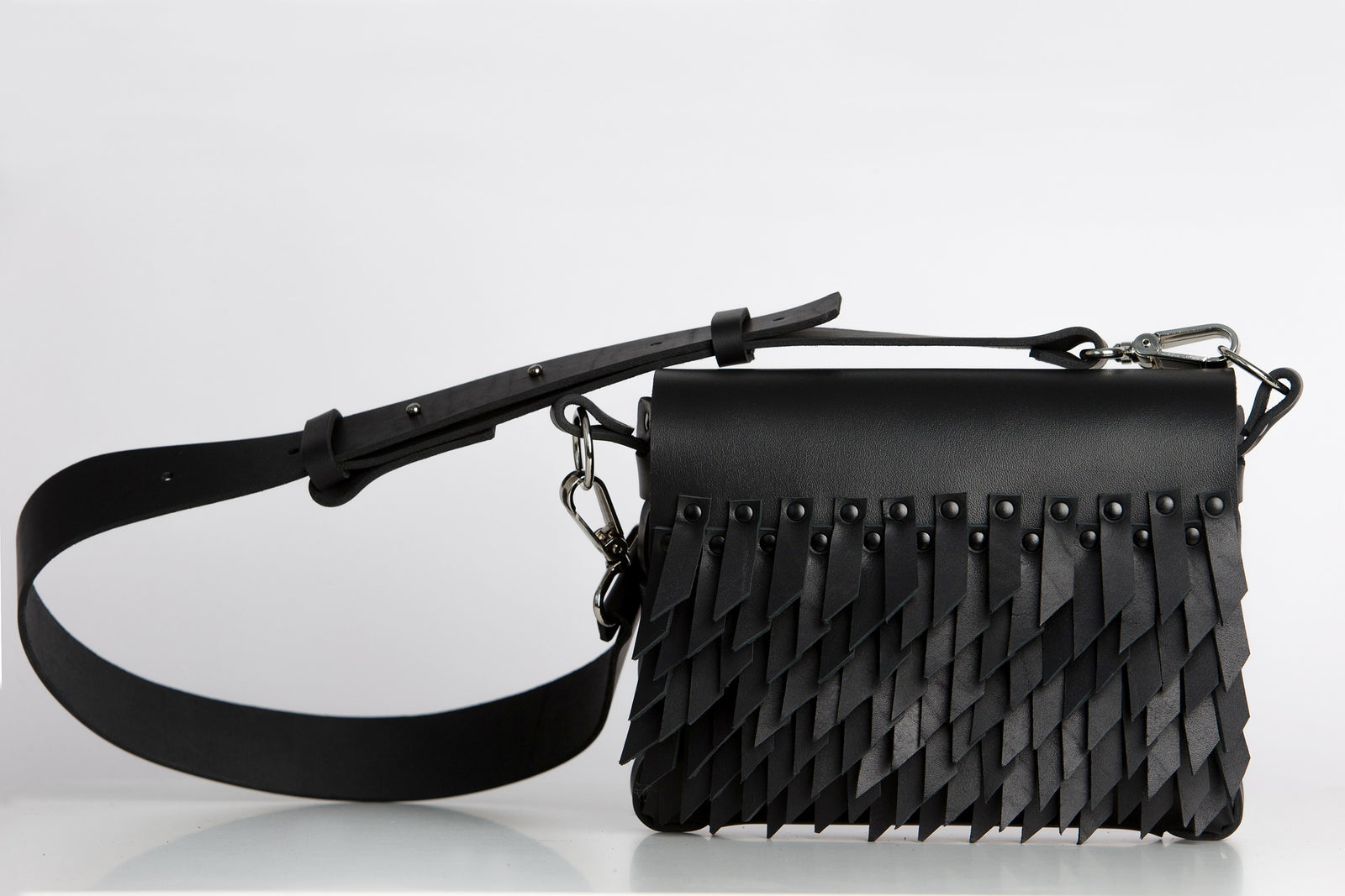 Handtasche BARBED SISTER – Produktansicht 2