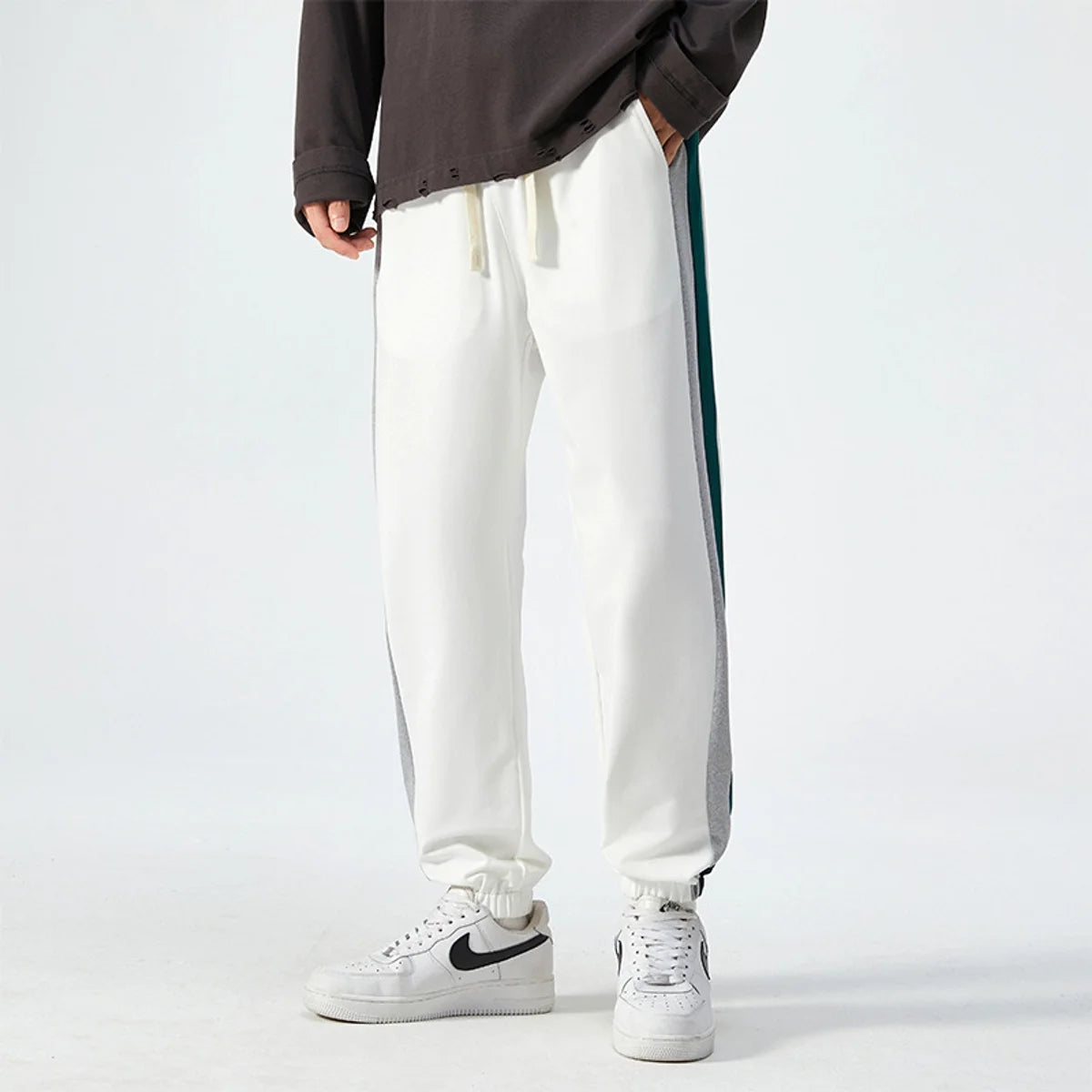 Herren Oversize-Sporthose mit Knöchelbund – Produktansicht 5