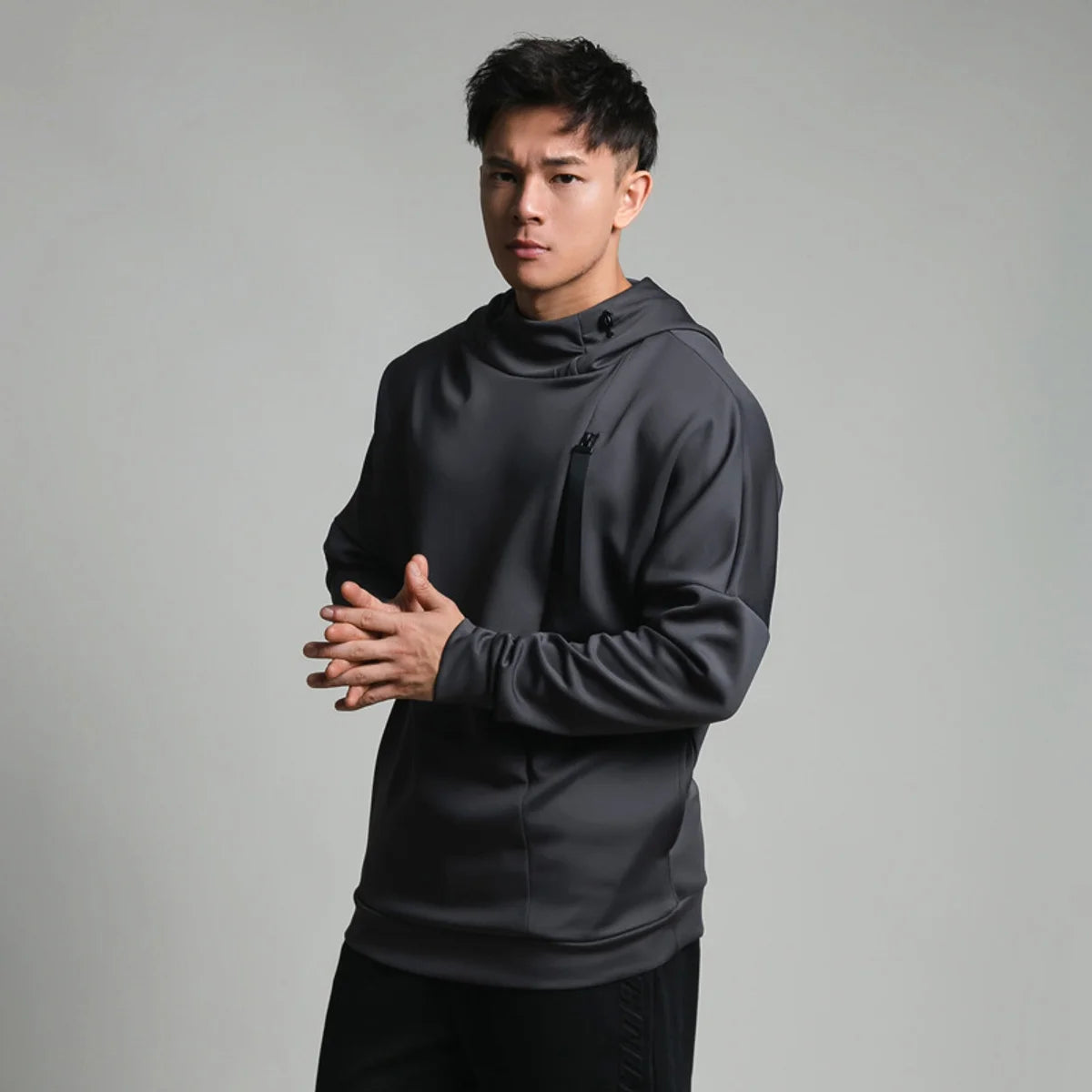 Herren Sportpullover mit hohem Kragen