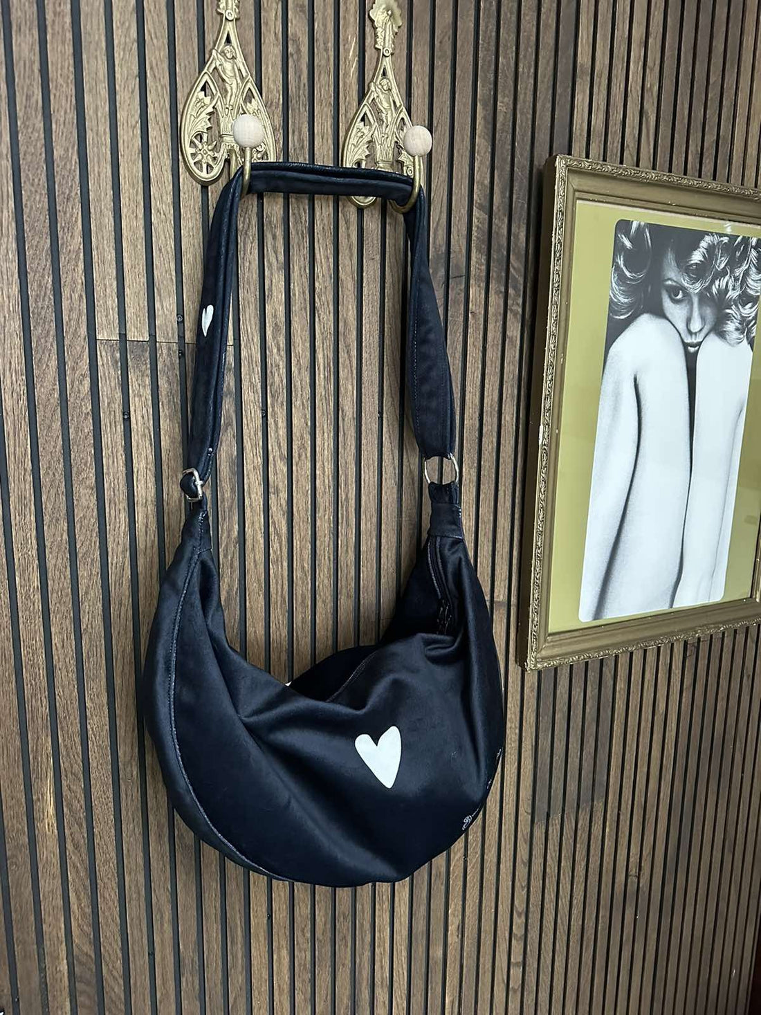 Hobo-Handtasche Heart – Schwarz – Detailansicht 3