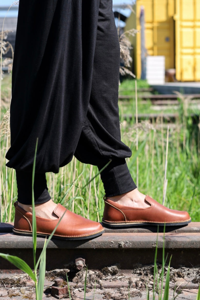 London Classic Schuhe im TOKU-Stil – Braun – Detailansicht 1