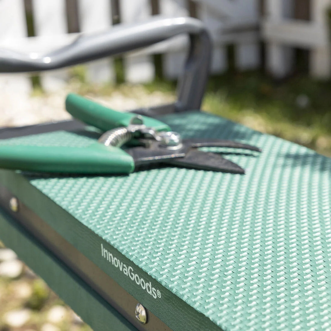 3-in-1 Garten-Kniebank Situl mit Werkzeugtasche – Detailansicht 5