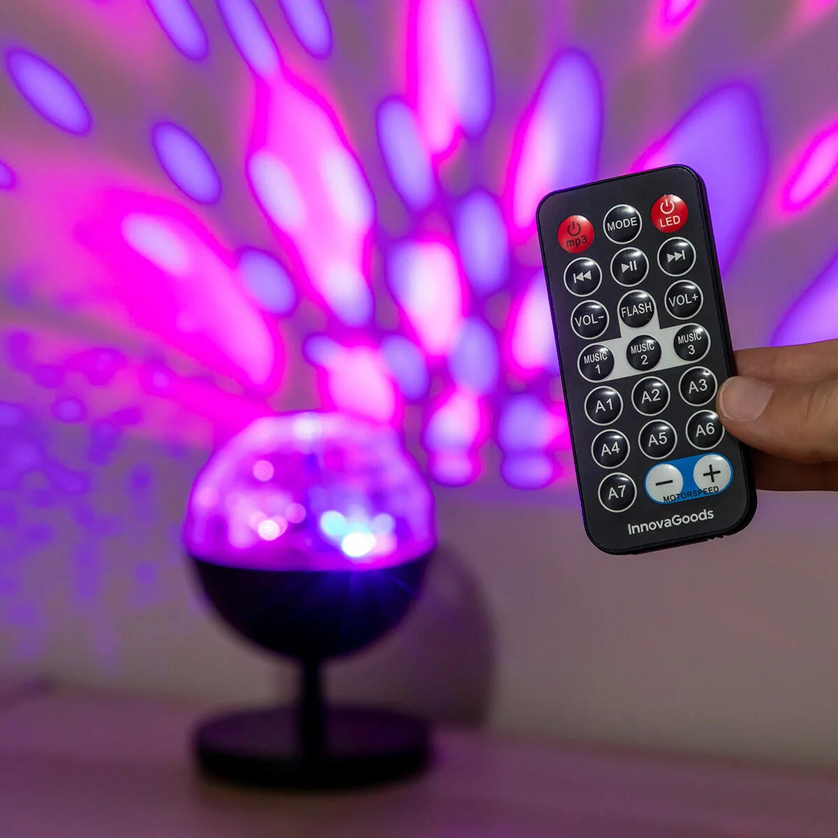 LED-Lichtprojektor Istarlyt mit Lautsprecher – Produktansicht 4