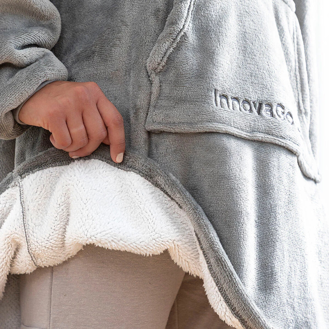 Übergroßes mit Fleece gefütterte Kapuzendecke Swug – Detailansicht 1