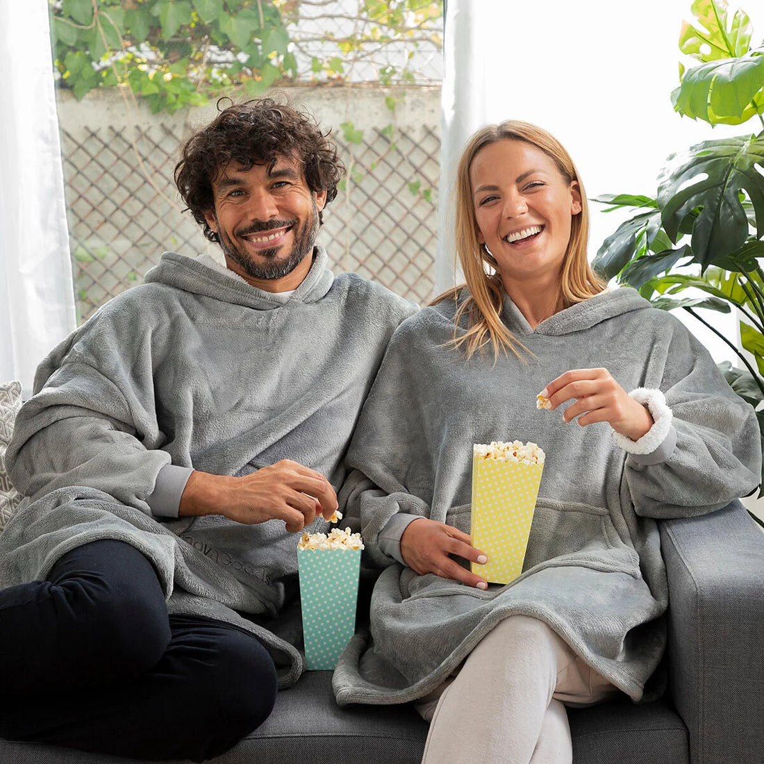 Übergroßes mit Fleece gefütterte Kapuzendecke Swug – Detailansicht 4