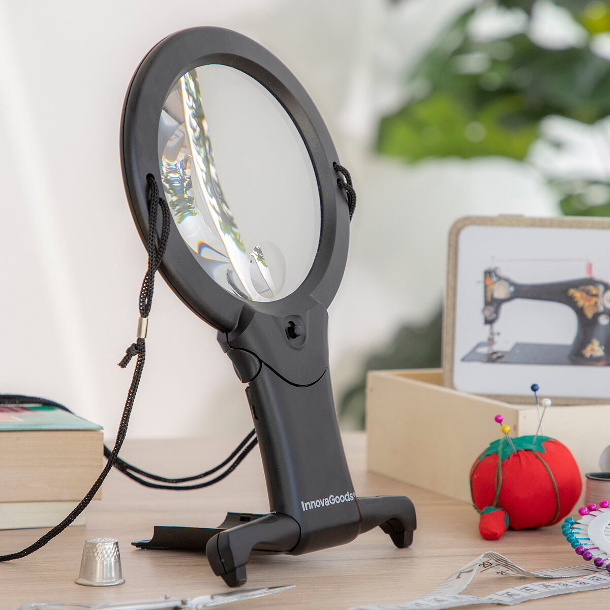 InnovaGoods Freihand-Lupe – LED-Licht Schwarz 2-in-1