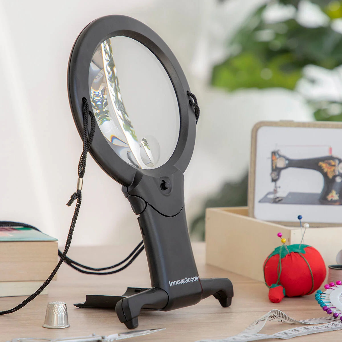 InnovaGoods Freihand-Lupe – LED-Licht Schwarz 2-in-1