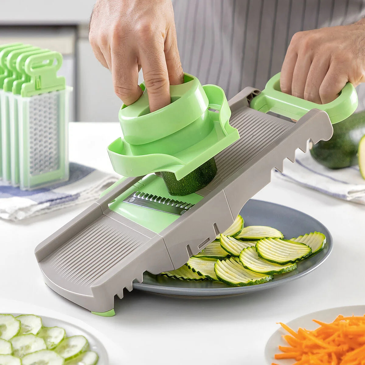 InnovaGoods Mandoline-Reibeisen Faltbar 6 in 1 – Praktisch