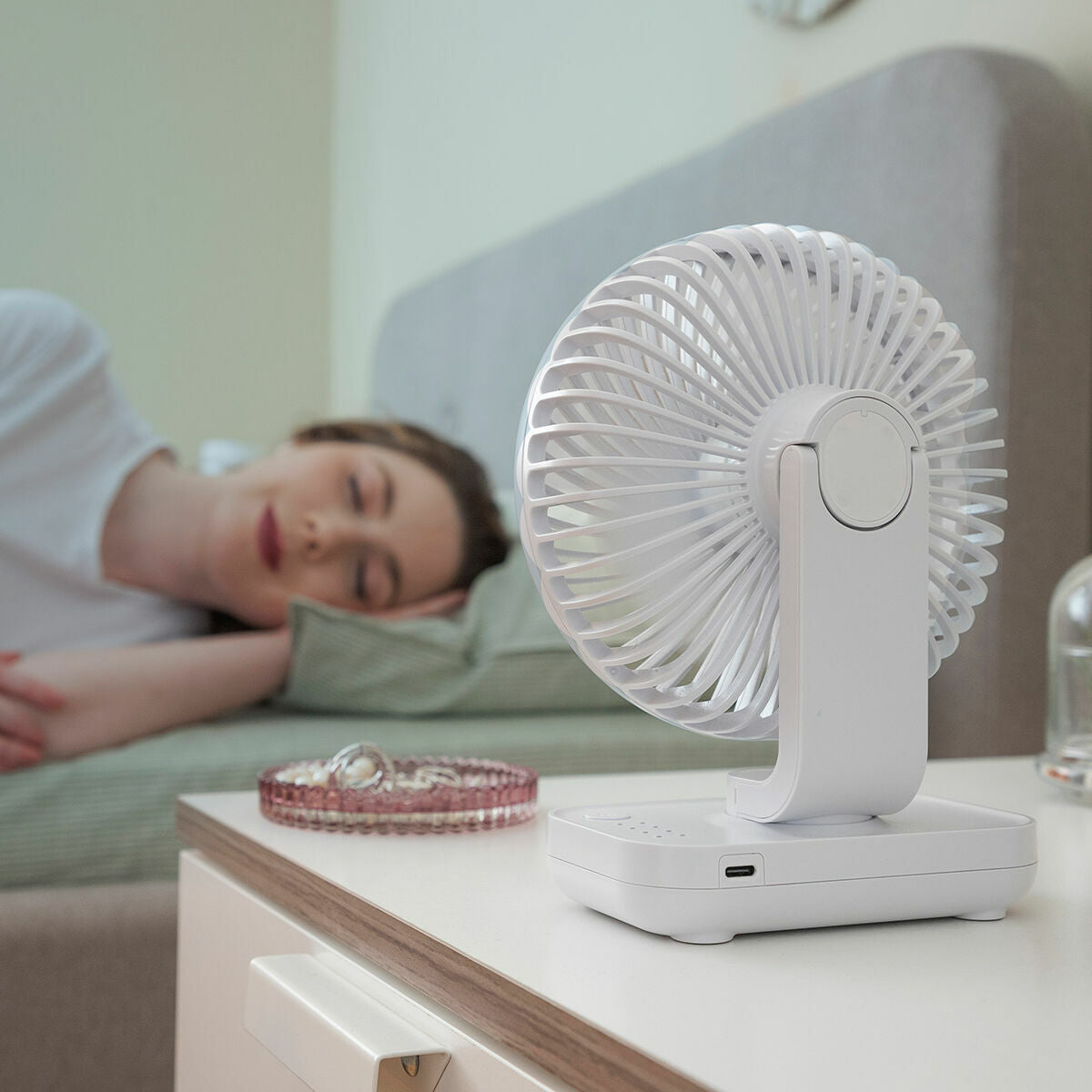 InnovaGoods Mini-Schreibtischventilator wiederaufladbar