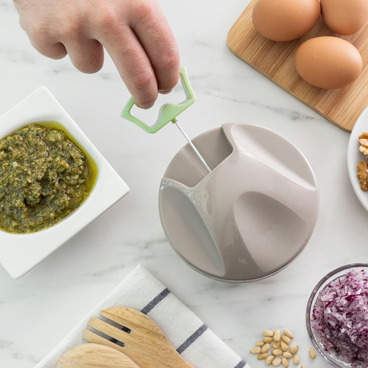 InnovaGoods Mini-Zerkleinerer mit Seilzug