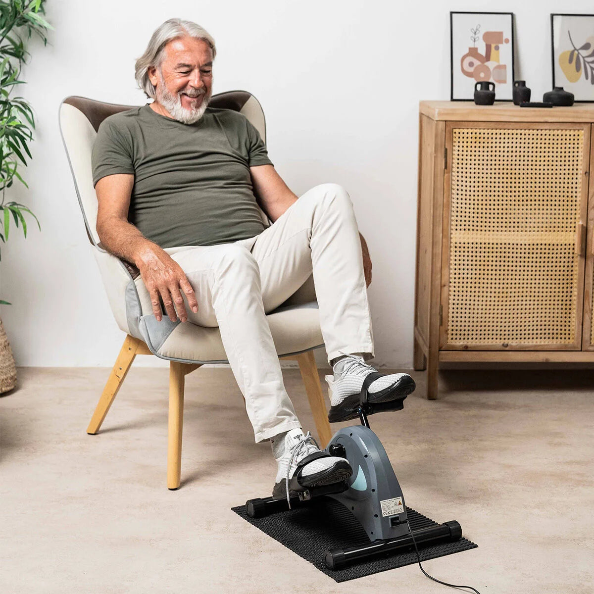 Elektrisch Unterstützter Pedaltrainer für Arme und Beine mit Matte und Fernbedienung Velora 3000