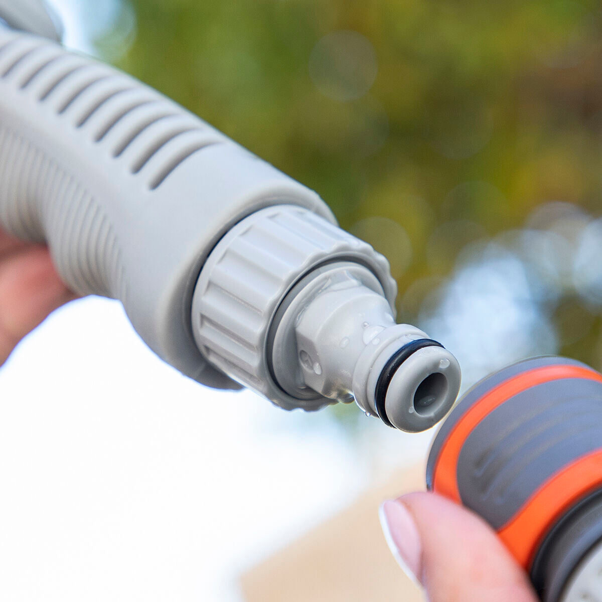 InnovaGoods Rotierende Bürste für die Düse