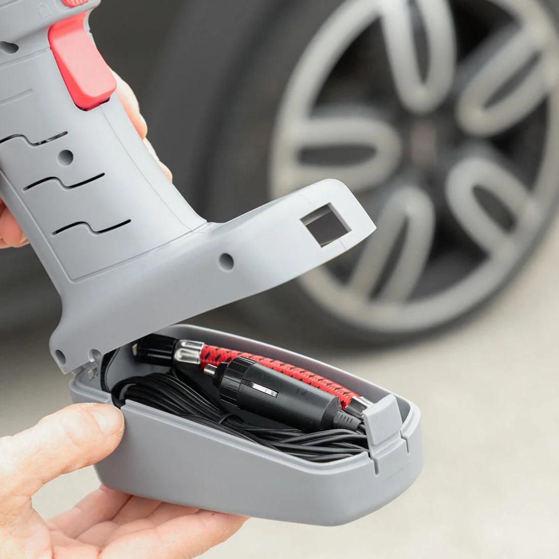 Tragbarer Luftkompressor mit LED Airpro+ – Detailansicht 2