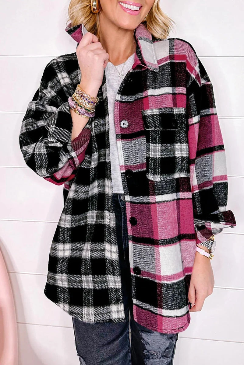 Karierte Oversize-Hemdjacke in Schwarz
