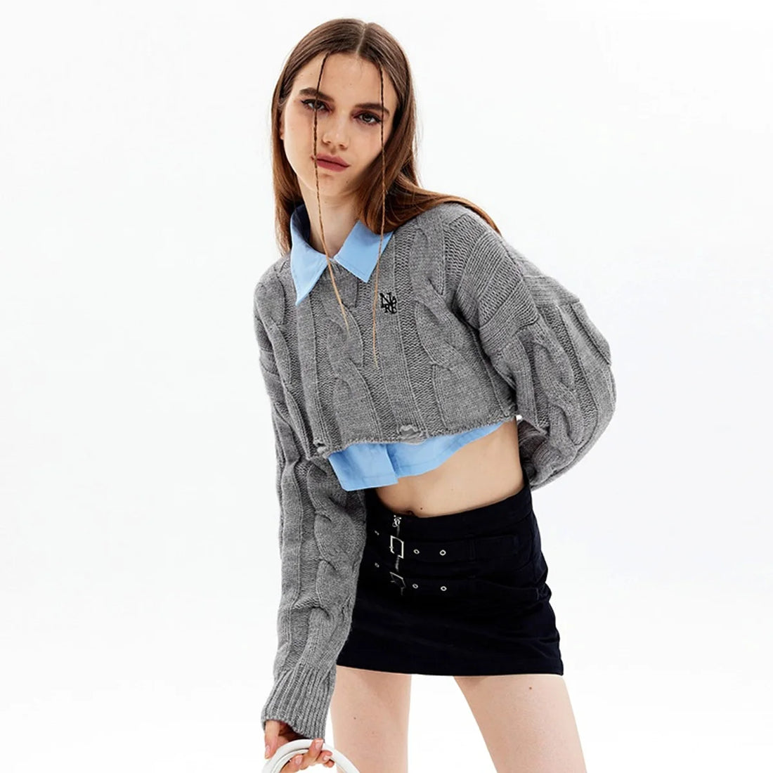 Kurzer Damen Strickpullover mit Rundhals – Detailansicht 4