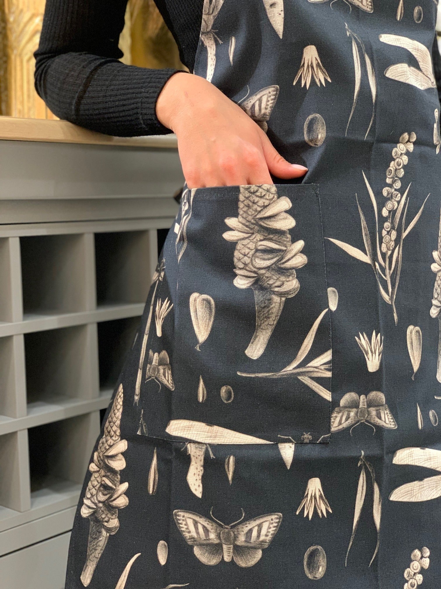 Damenschürze – Seeds Carbon – Produktansicht 4