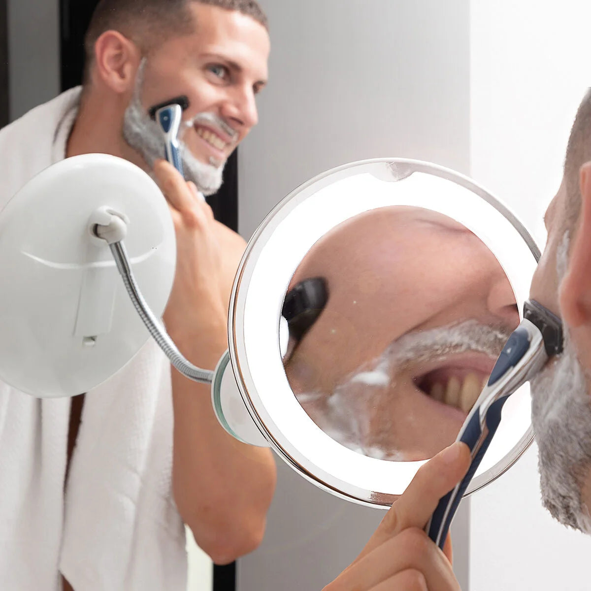 LED-Vergrößerungsspiegel mit flexiblem Arm und Saugnapf Mizoom – Produktansicht 3