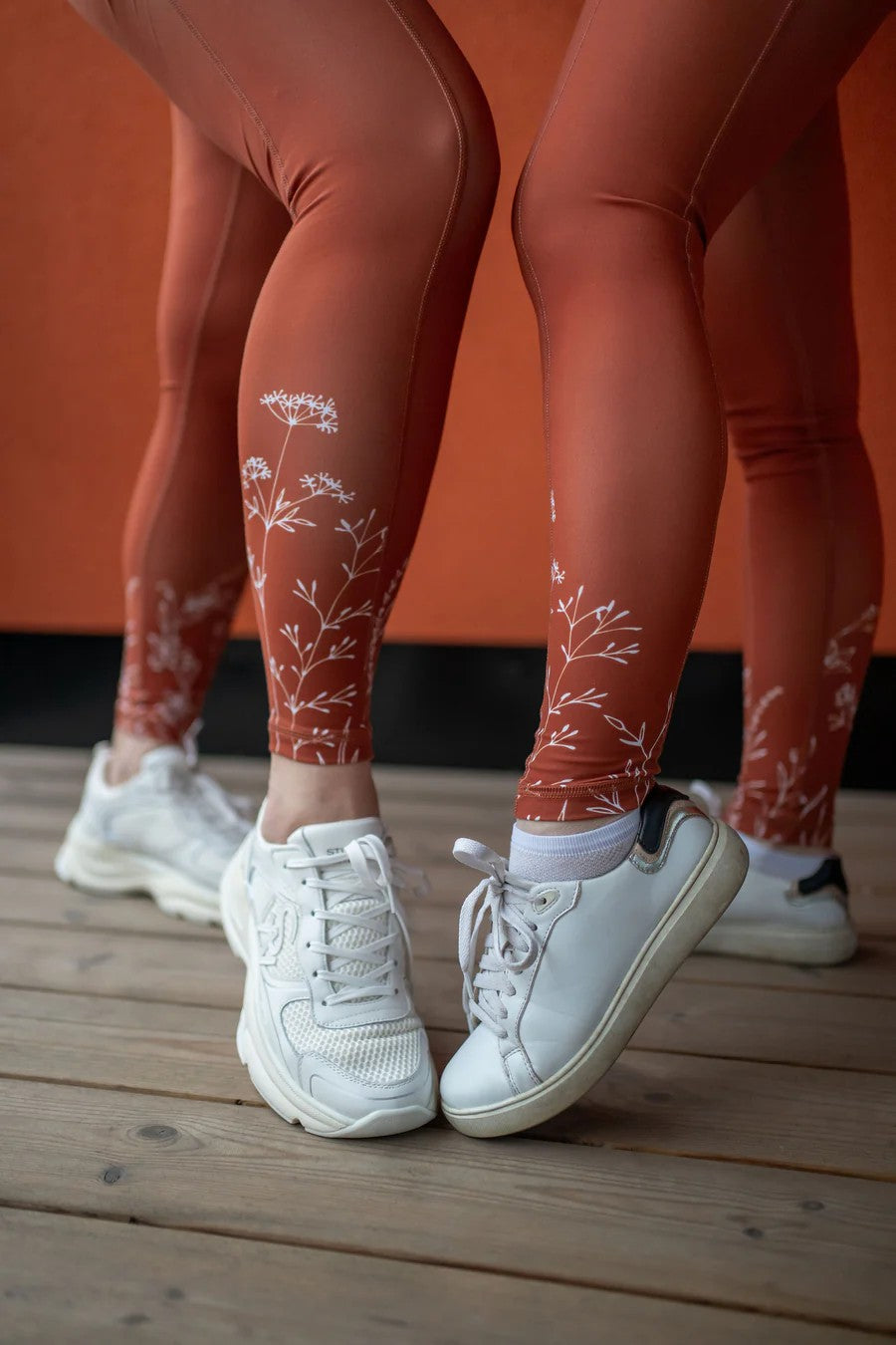 Leggings „Wildflowers“ – Braun – Produktansicht 2