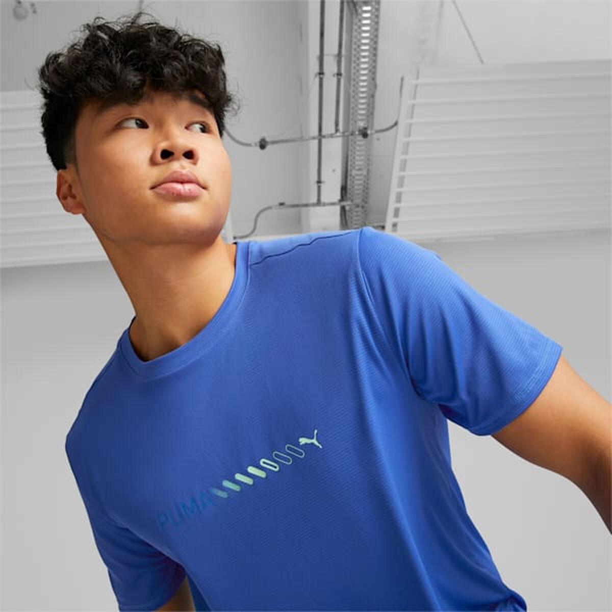 Herren Kurzarm-T-Shirt Puma Run Favorite Blau