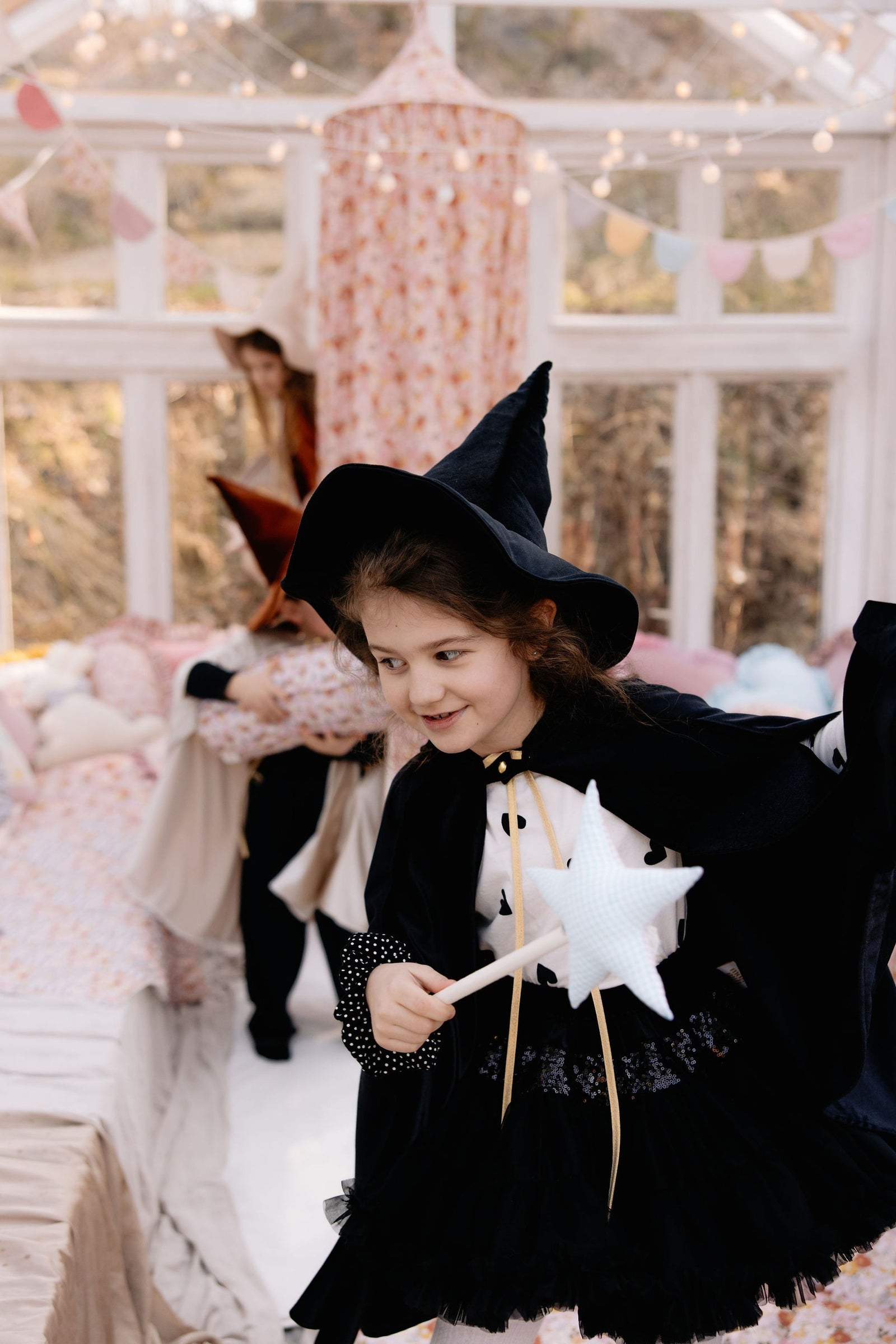 Kinder-Kostümumhang – Black Riding Hood, Schwarz – Produktansicht 4