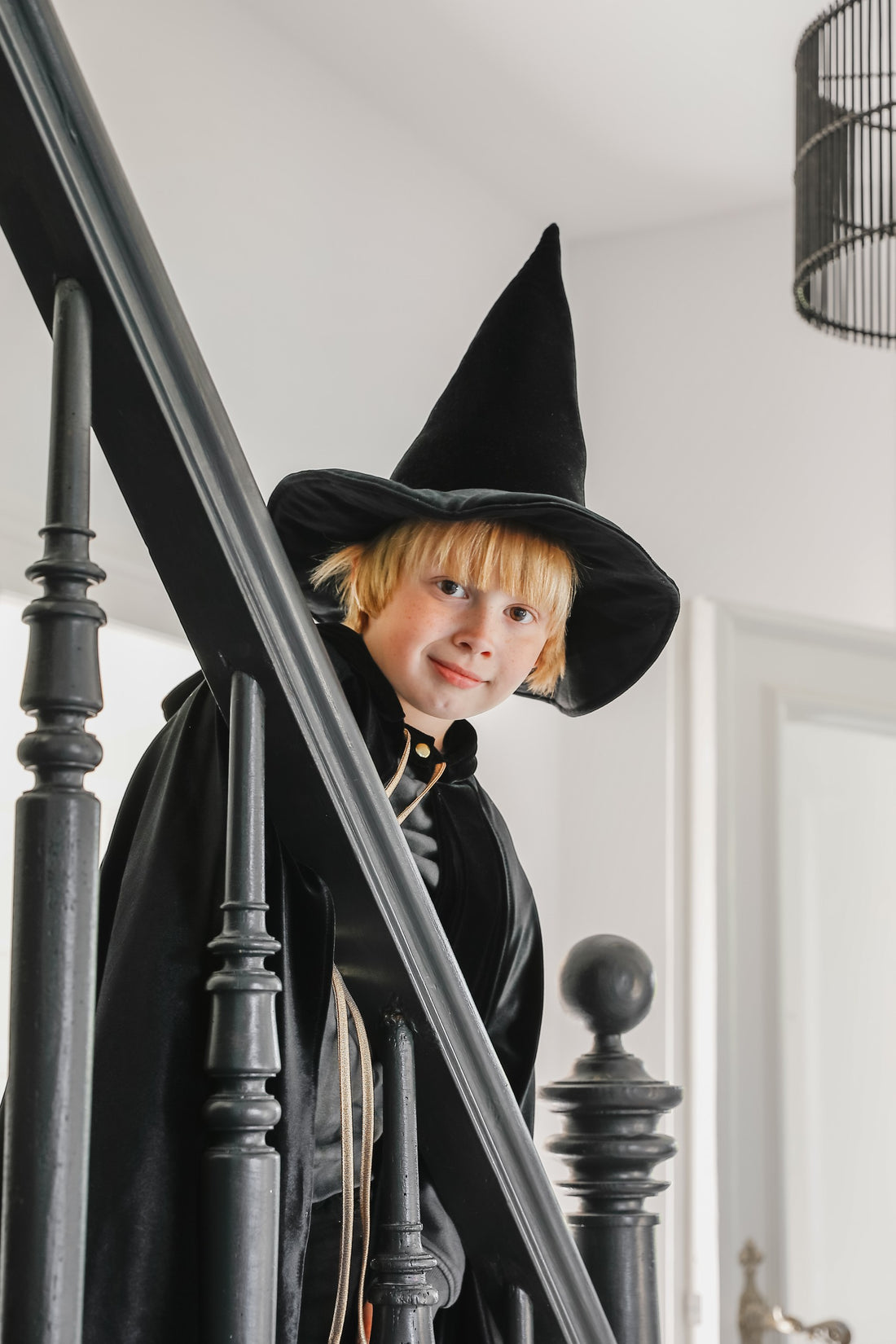 Kinder-Kostümumhang – Black Riding Hood, Schwarz – Detailansicht 3