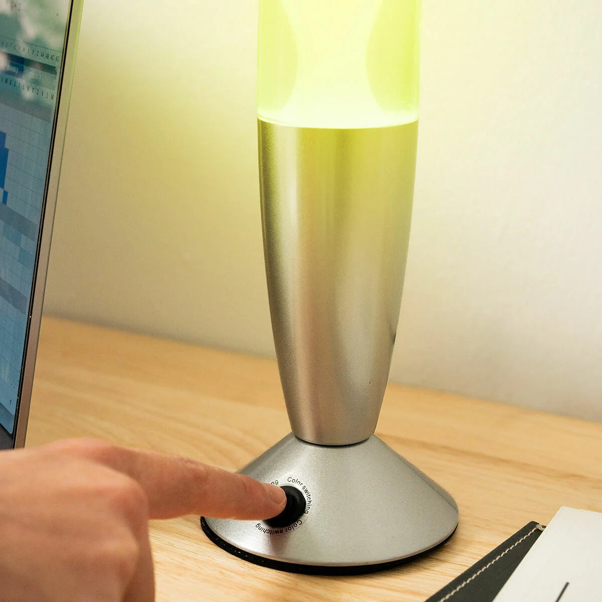 Kolemp LED-Lavalampe mit 7 Lichtfarben – Produktansicht 4