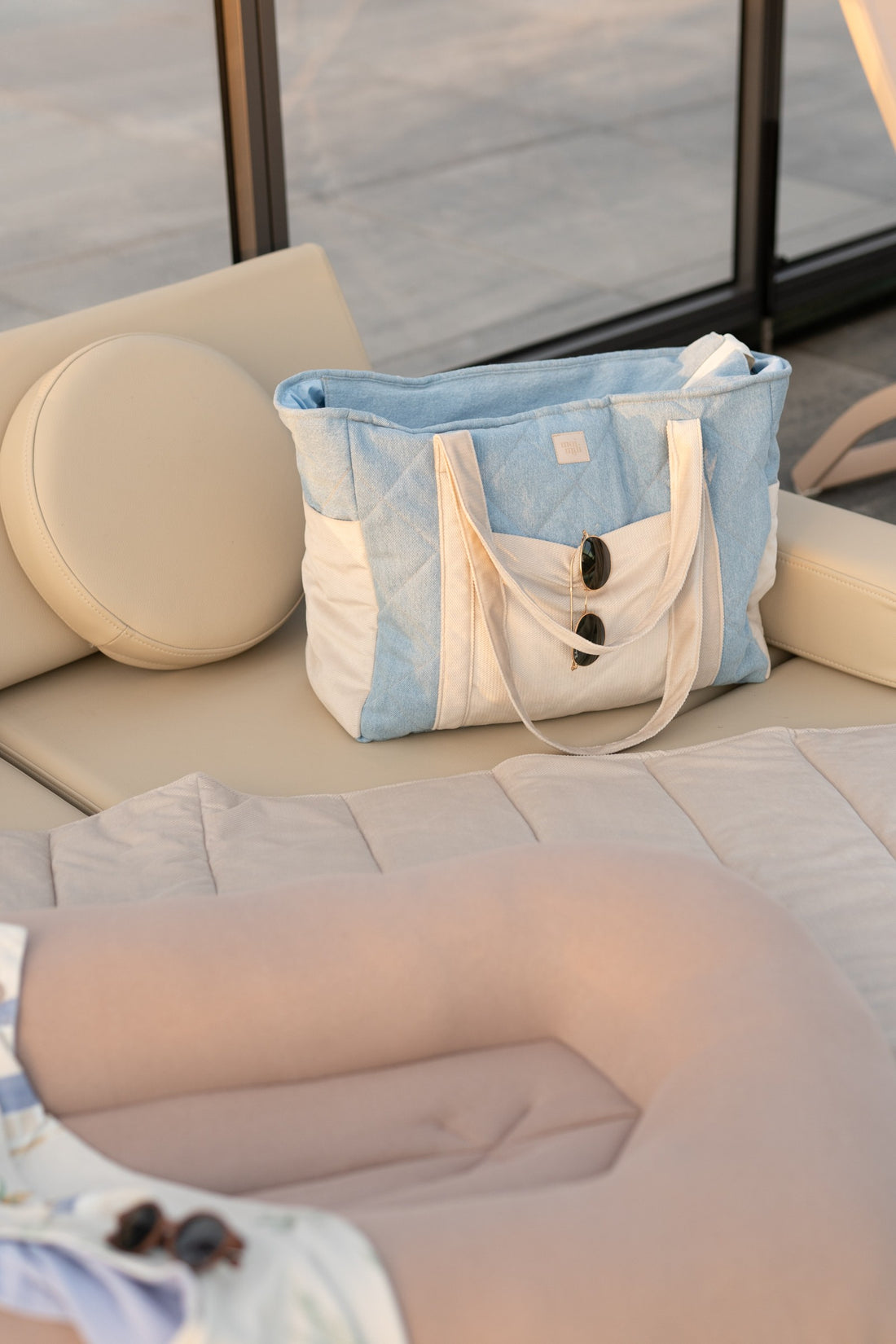 Mom- & Weekender-Tasche – Jeansblau – Detailansicht 4