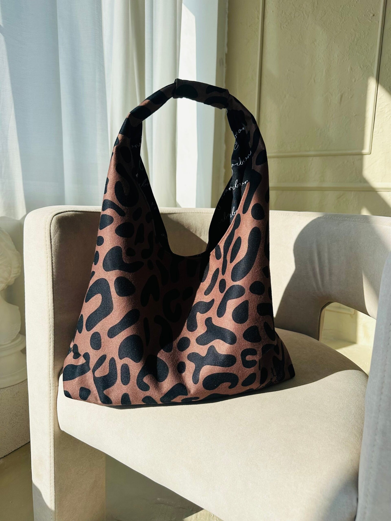 Moon Handtasche – Classic Leopard – Produktansicht 5
