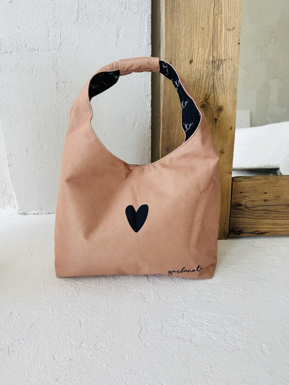 Moon Handtasche Heart – Creme – Detailansicht 4