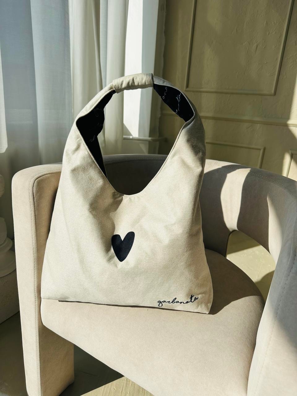 Moon Handtasche Heart – Weiß – Detailansicht 4