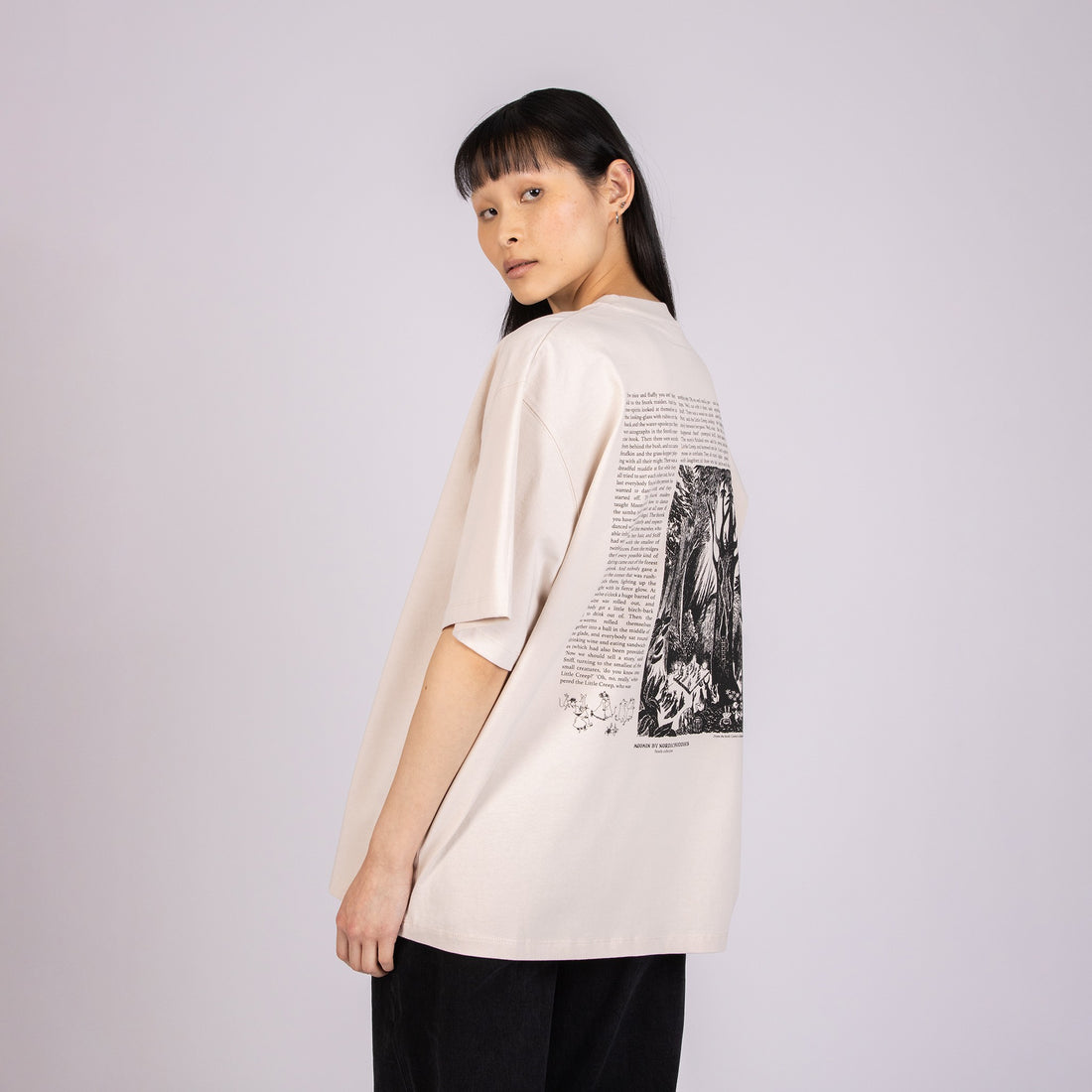 Novels Unisex T-Shirt – Beige – Detailansicht 2