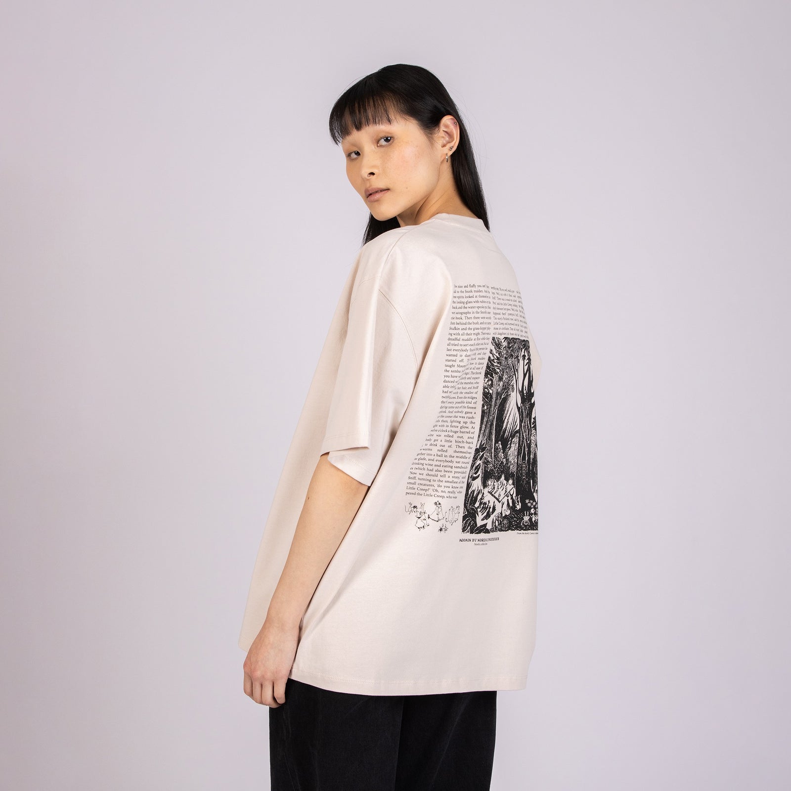 Novels Unisex T-Shirt – Beige – Produktansicht 4
