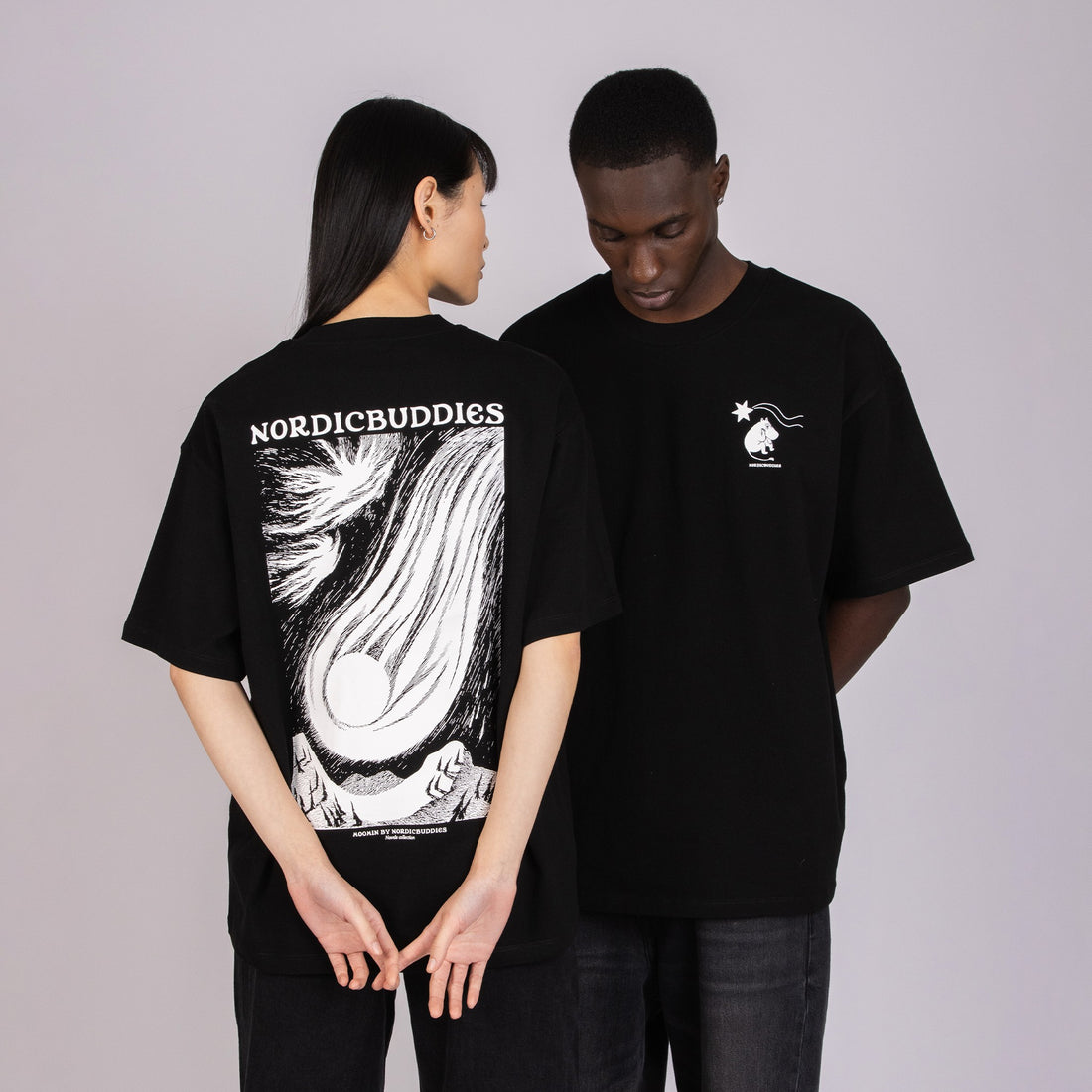 Novels Unisex T-Shirt – Schwarz – Detailansicht 3