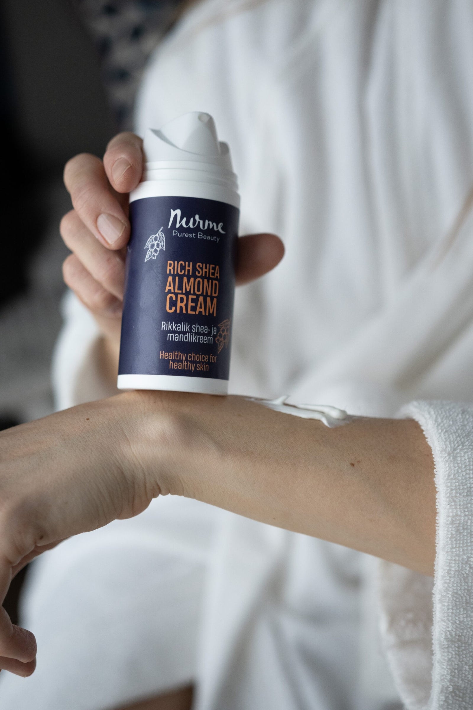 Reichhaltige Bio-Shea-und Mandelcreme, 100 ml – Produktansicht 2