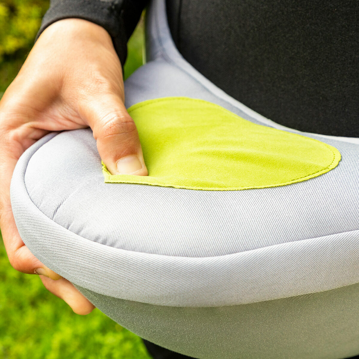 Seccaby Ergonomische Babytrage mit 2 Taschen