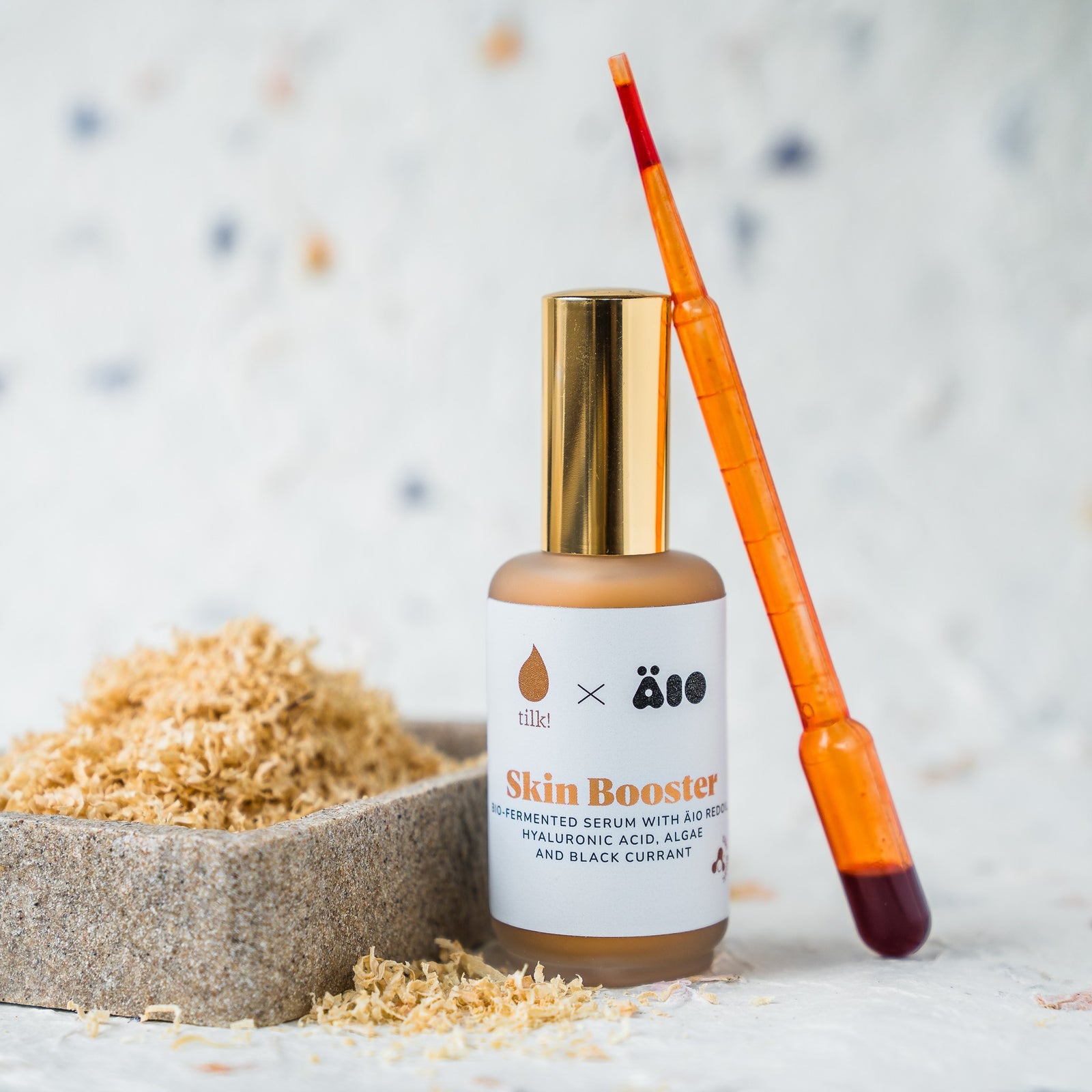 Biofermentiertes Skin-Booster-Serum mit Äio RedOil und Hyaluronsäure – Produktansicht 2
