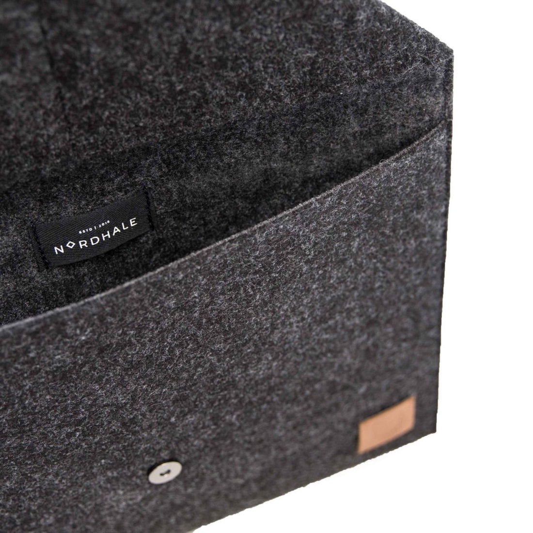 Clutch und Laptoptasche Skive – Schwarz – Detailansicht 4