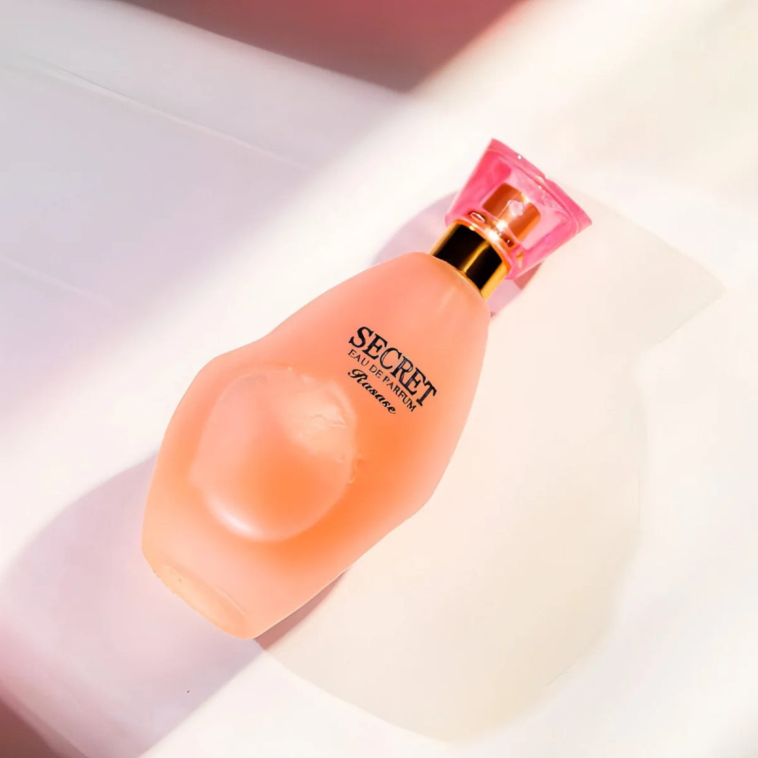 Small Secret Damenparfum – kompaktes Format – Detailansicht 4