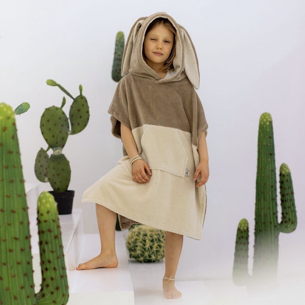 Patulove SurfBUNNY Kinder-Badeponcho Latte – Produktansicht 2