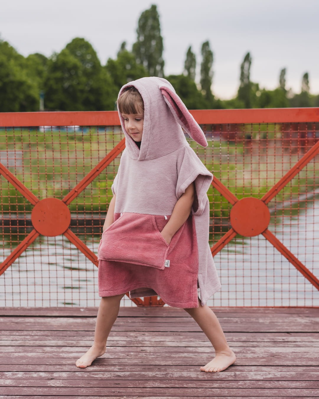 Surfbunny Kinder-Badeponcho – Pink – Produktansicht 5