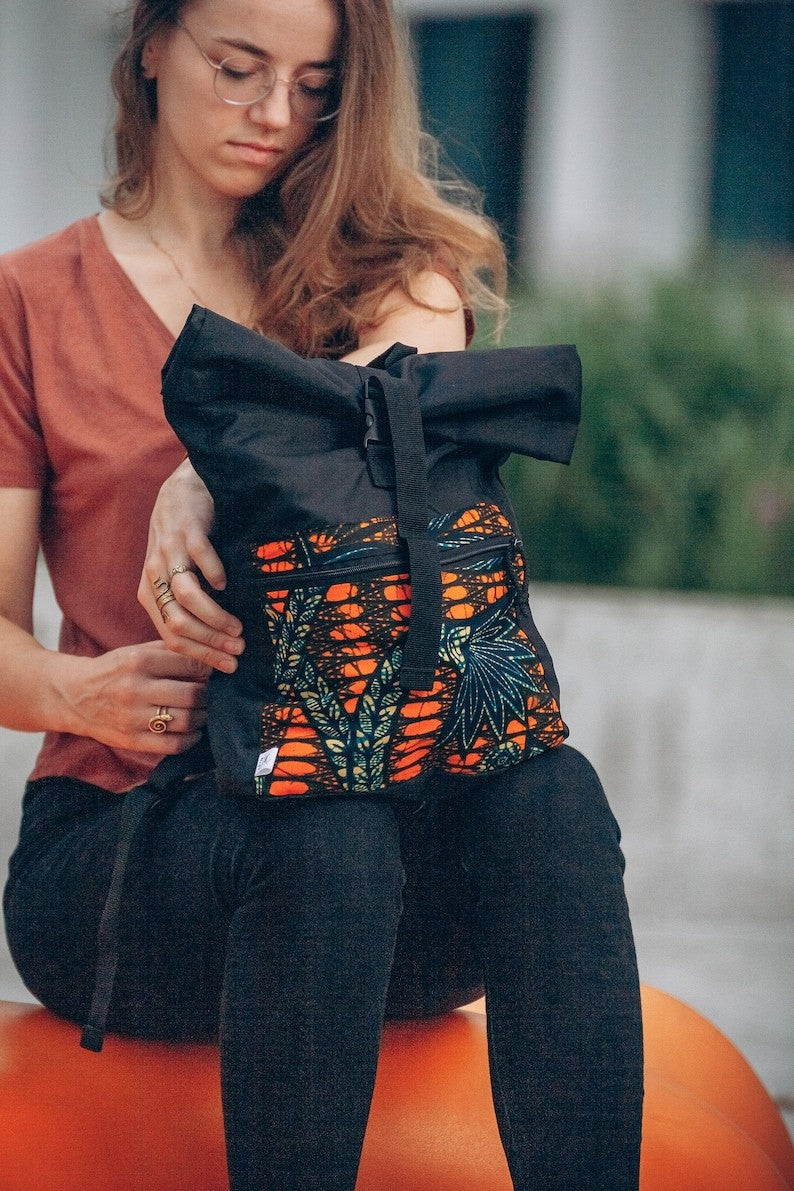 Wasserdichter Rolltop-Rucksack – Gelbes Muster – Detailansicht 4