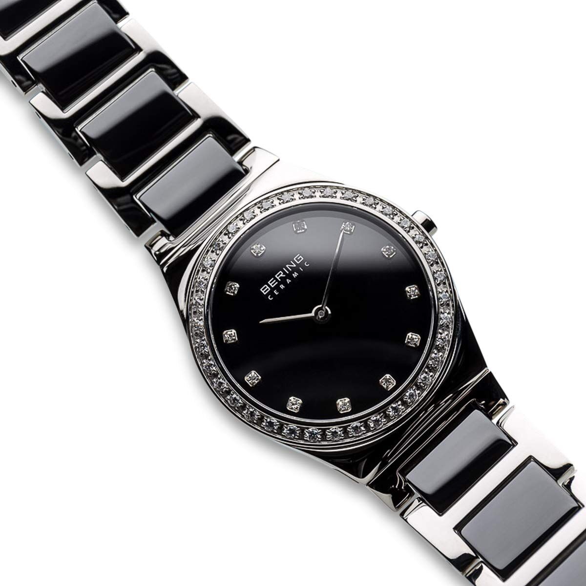 Bering Damenuhr Ø 30 mm – Elegantes Design aus Edelstahl
