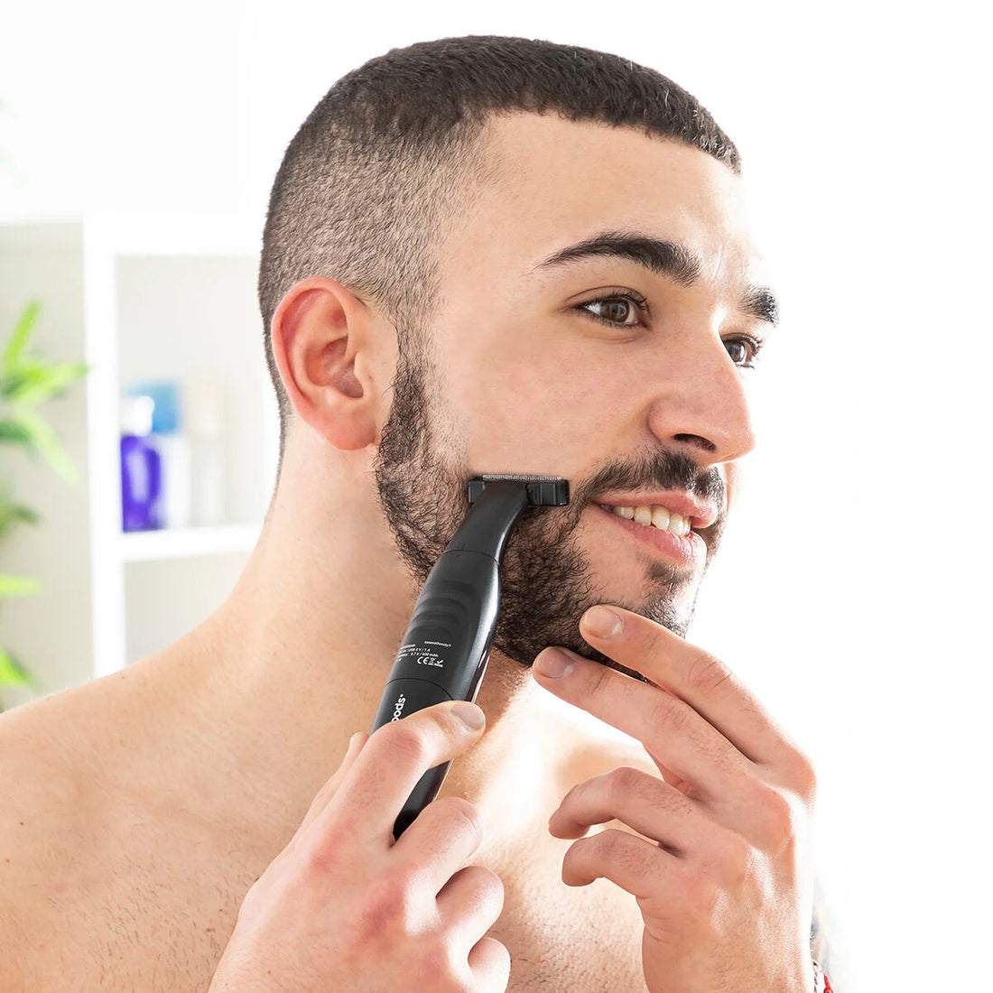 Wiederaufladbarer Ergonomischer 4 in 1 Rasierapparat Trimfor – Detailansicht 1